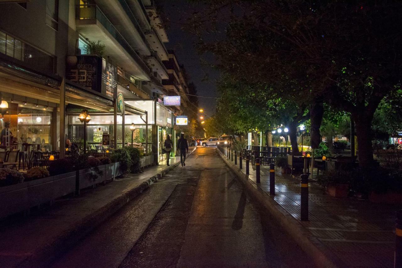 "Casa De Colores", Next To The Metro Athens Exterior photo