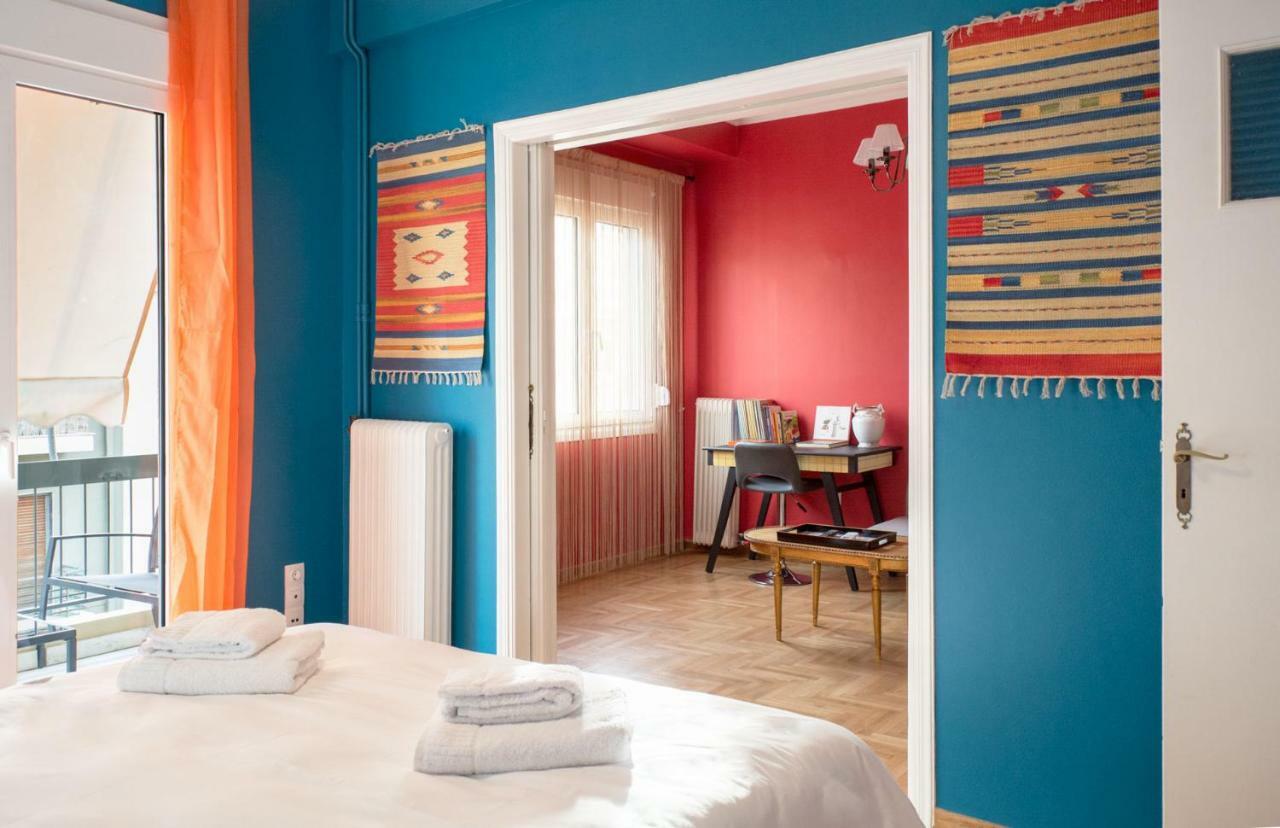 "Casa De Colores", Next To The Metro Athens Exterior photo