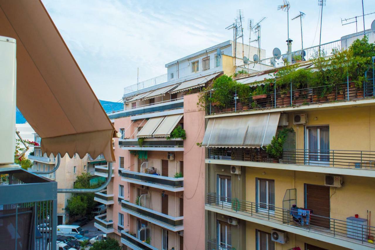 "Casa De Colores", Next To The Metro Athens Exterior photo
