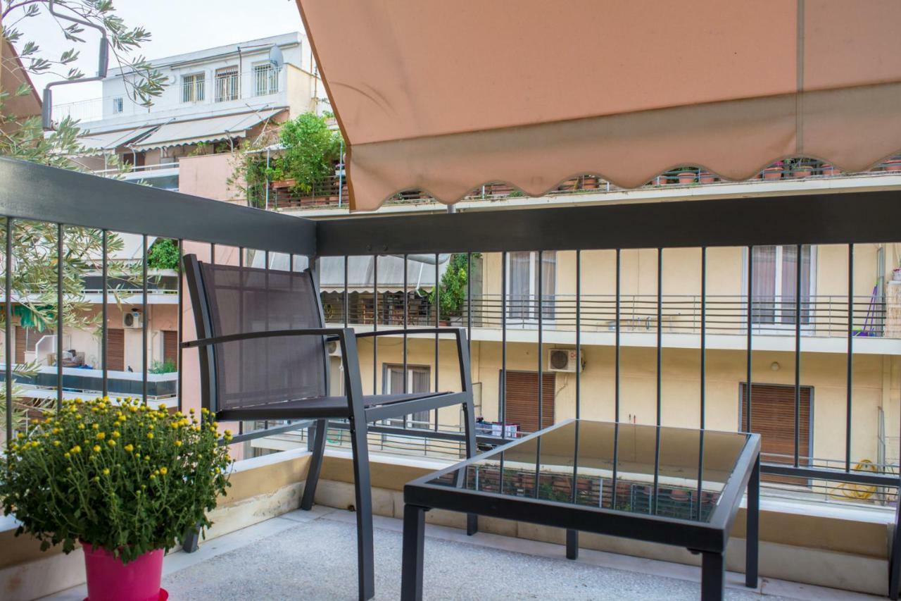 "Casa De Colores", Next To The Metro Athens Exterior photo